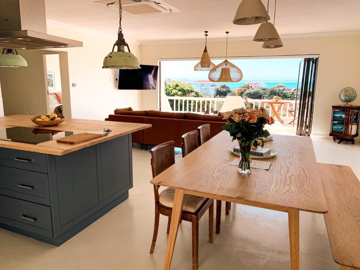 Luxury With Stunning Views And Solar Power *