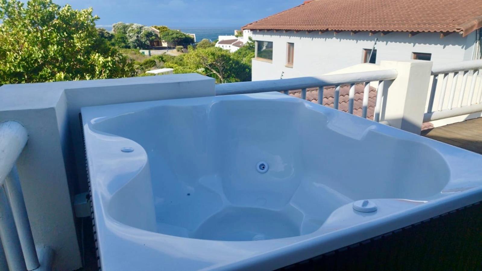 Apartment Luxury With Stunning Views And Solar Power