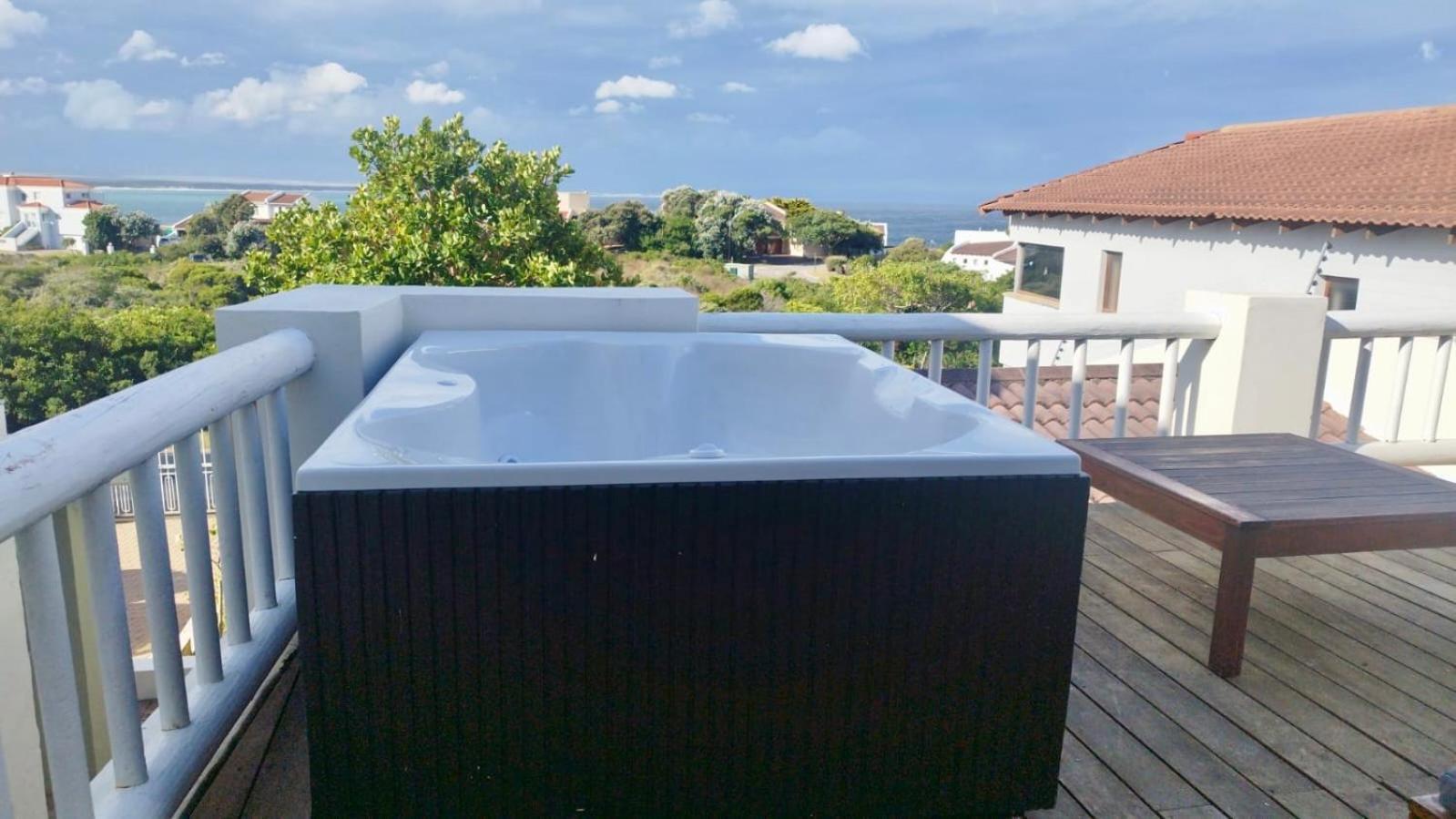 Apartment Luxury With Stunning Views And Solar Power *